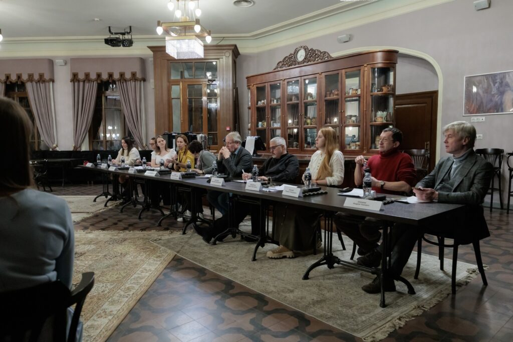 В деловой программе фестиваля Кроха-Фест состоялся круглый стол «Развитие культуры и искусства для детей раннего возраста: роль родителей, театра и бизнеса».